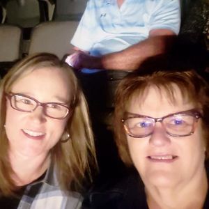 Meet your Posher, Claudia